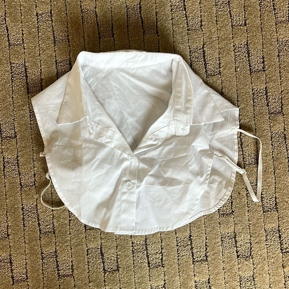 Amazon white under collar for shirt NWOT